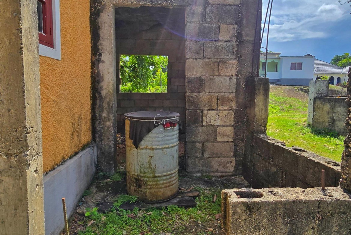 Sixth image of Big Rock, Victoria Linste in Linstead, St. Catherine, Jamaica - property is For Sale