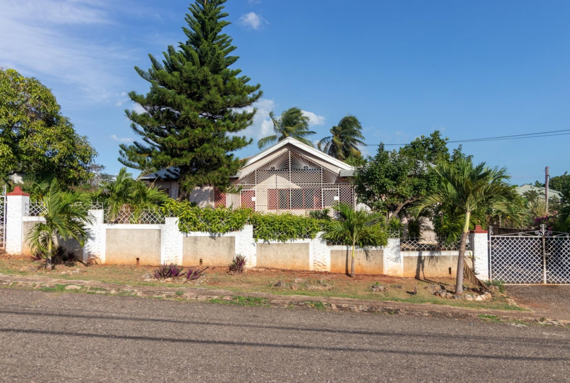 Tenth image of Century Boulevard in Green Acres, St. Catherine, Jamaica - property is For Sale