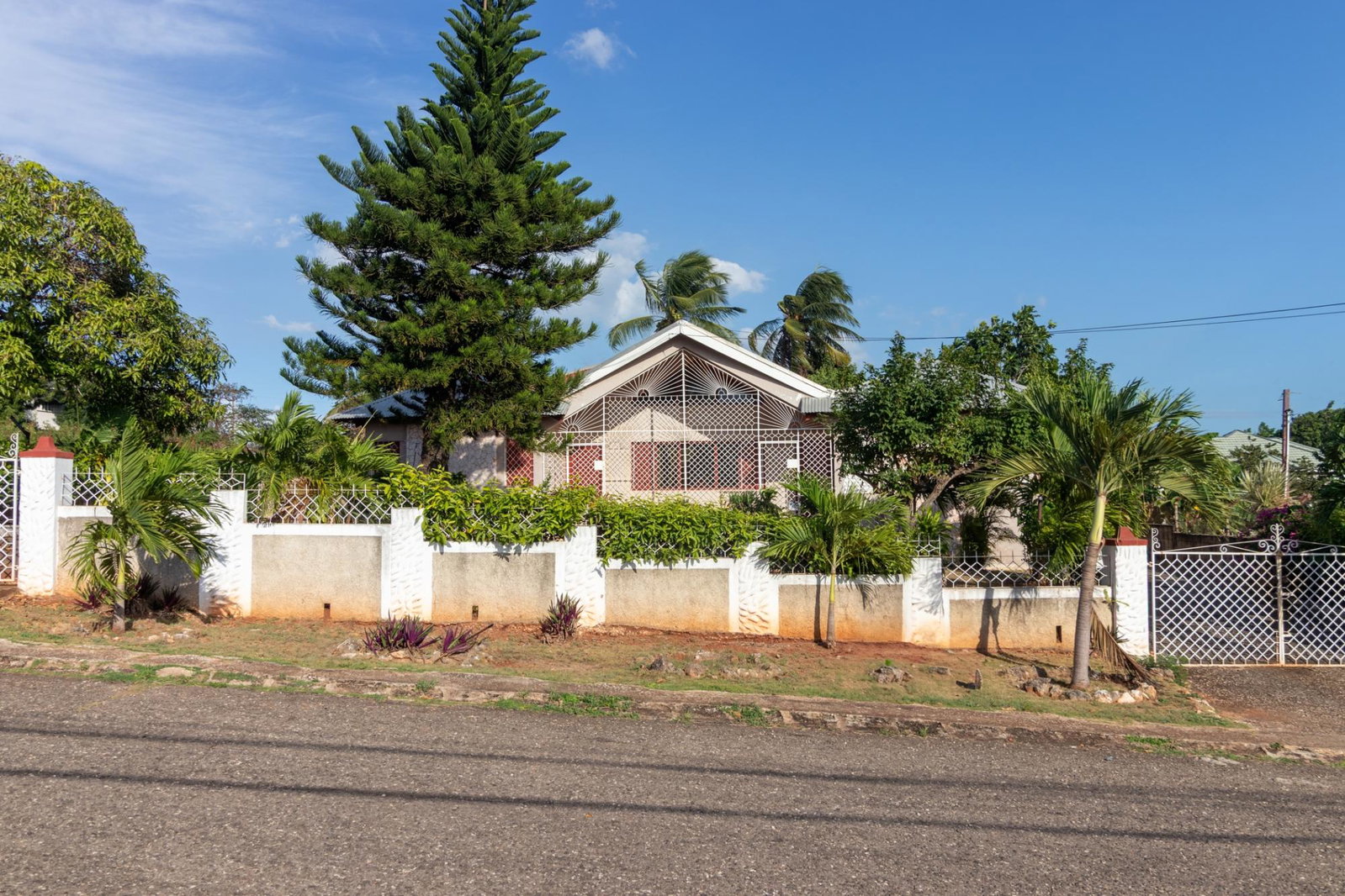 Fixer-Upper-House-for-Sale-in-Green-Acres-St.-Catherine-Jamaica-Investment-Opportunity Tenth image of Century Boulevard in Green Acres, St. Catherine, Jamaica - property is For Sale