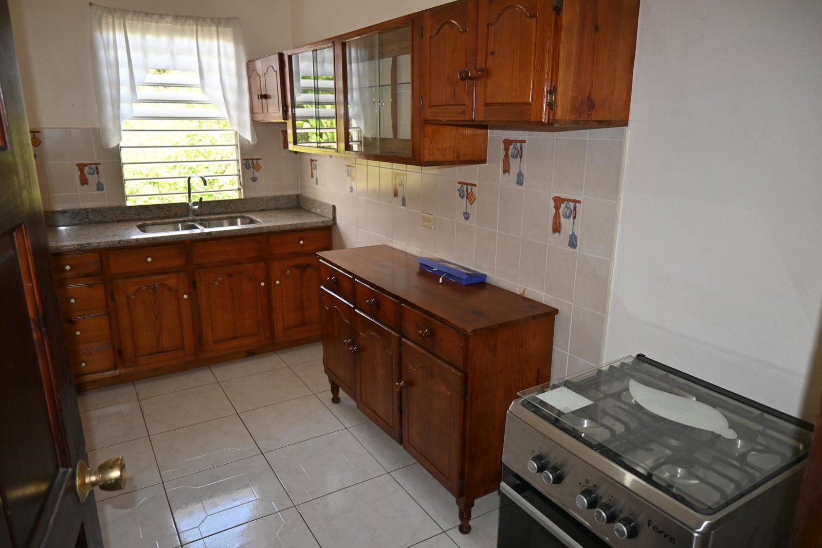 Fully-Furnished-2-Bedroom-House-for-Rent-in-Beverly-Hills-St.-Andrew-Jamaica Second image of 14 Blythewood Drive in Kingston 6, St. Andrew, Jamaica - property is For Rent