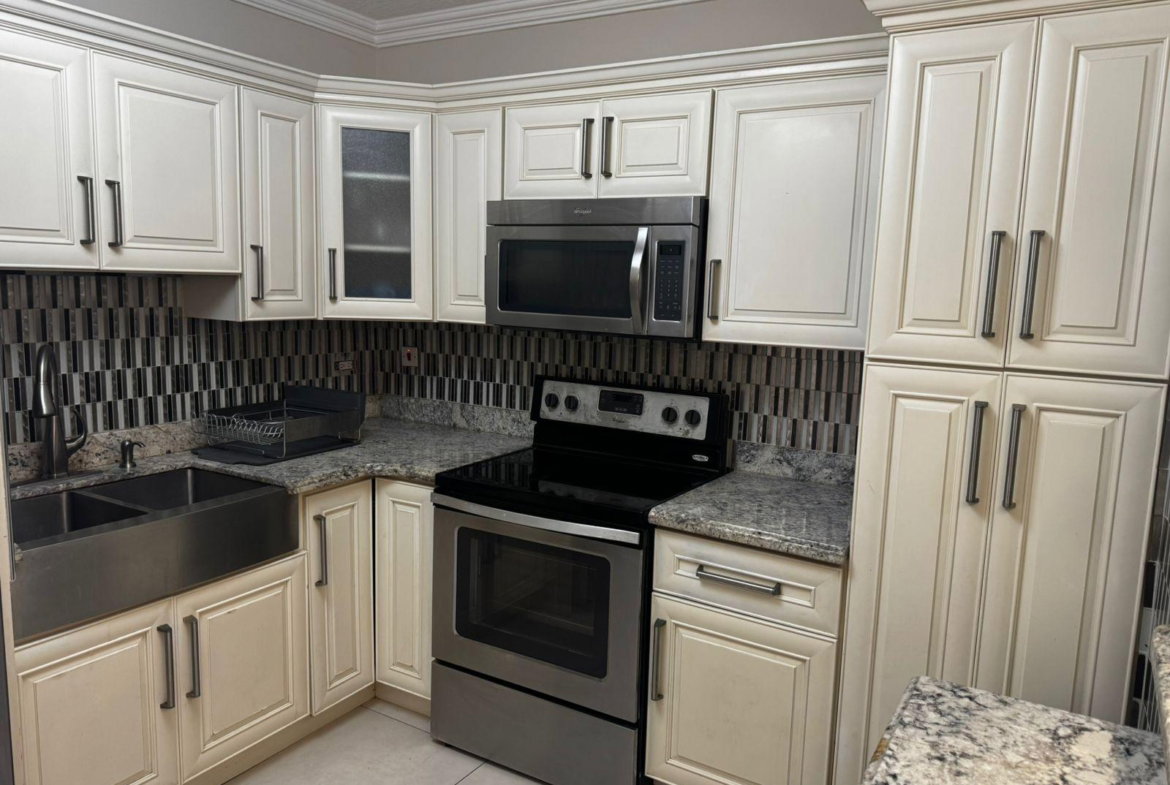 Fifth image of Ph13-5 Comlin Bank Road in Kingston 5, St. Andrew, Jamaica - property is For Rent