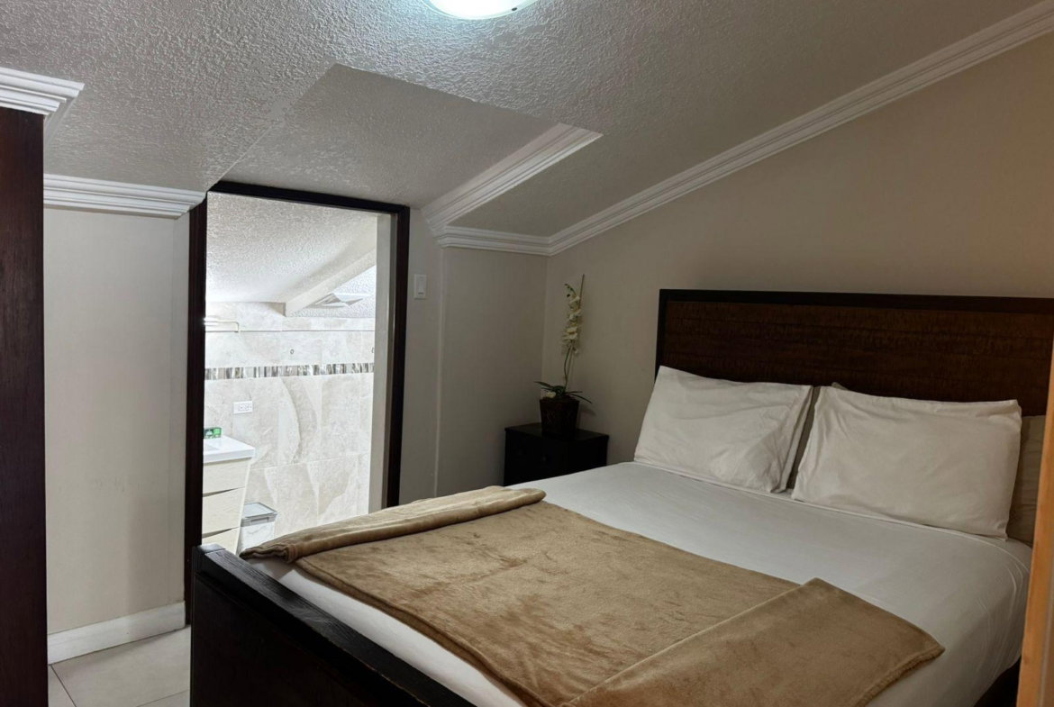 Seventh image of Ph13-5 Comlin Bank Road in Kingston 5, St. Andrew, Jamaica - property is For Rent