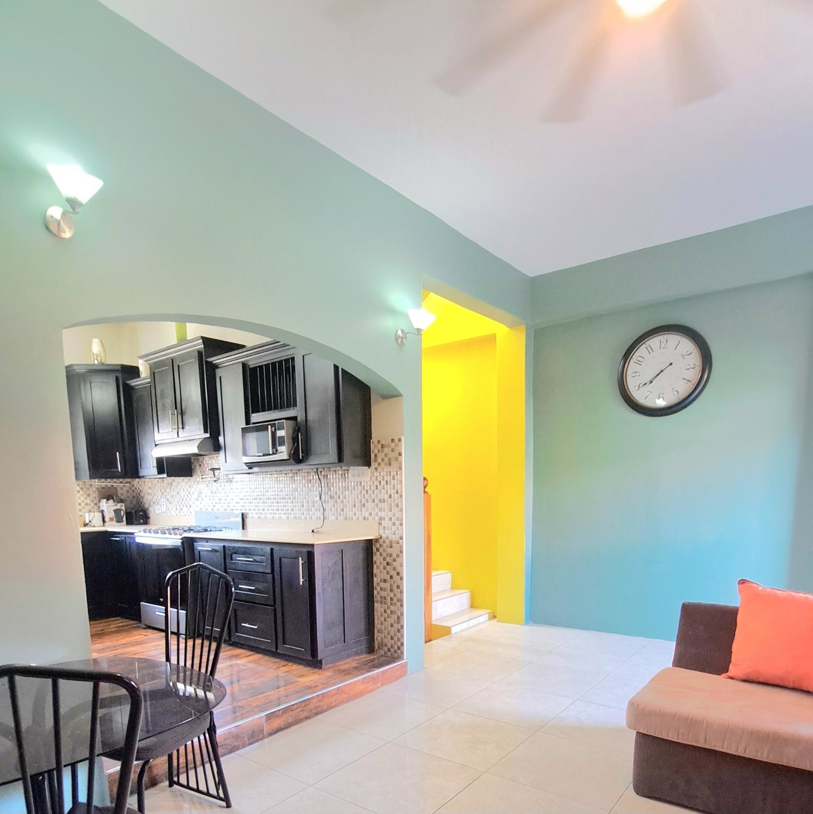 Seventh image of 33 Collingwood Cir, Portmore in Greater Portmore, St. Catherine, Jamaica - property is For Rent