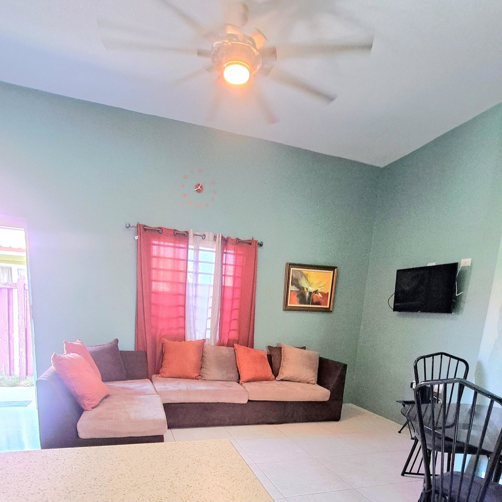 Eighth image of 33 Collingwood Cir, Portmore in Greater Portmore, St. Catherine, Jamaica - property is For Rent