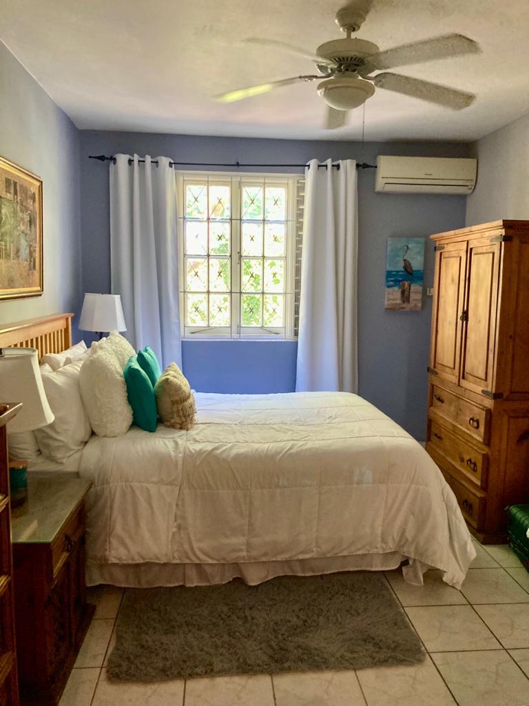 Furnished-1-Bedroom-Apartment-for-Rent-in-Liguanea-Kingston-6 Seventh image of Apt 1,-5 st Michael's Terrace in Kingston 6, St. Andrew, Jamaica - property is For Rent