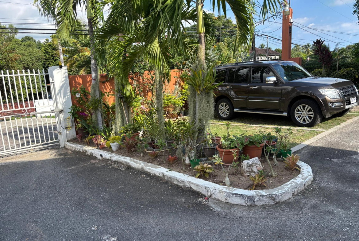 Sixteenth image of 4-8 Hibiscus Drive in Kingston 6, St. Andrew, Jamaica - property is For Rent
