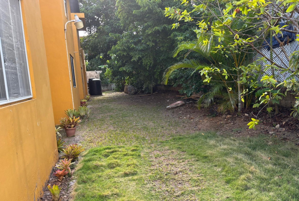 Seventeenth image of 4-8 Hibiscus Drive in Kingston 6, St. Andrew, Jamaica - property is For Rent