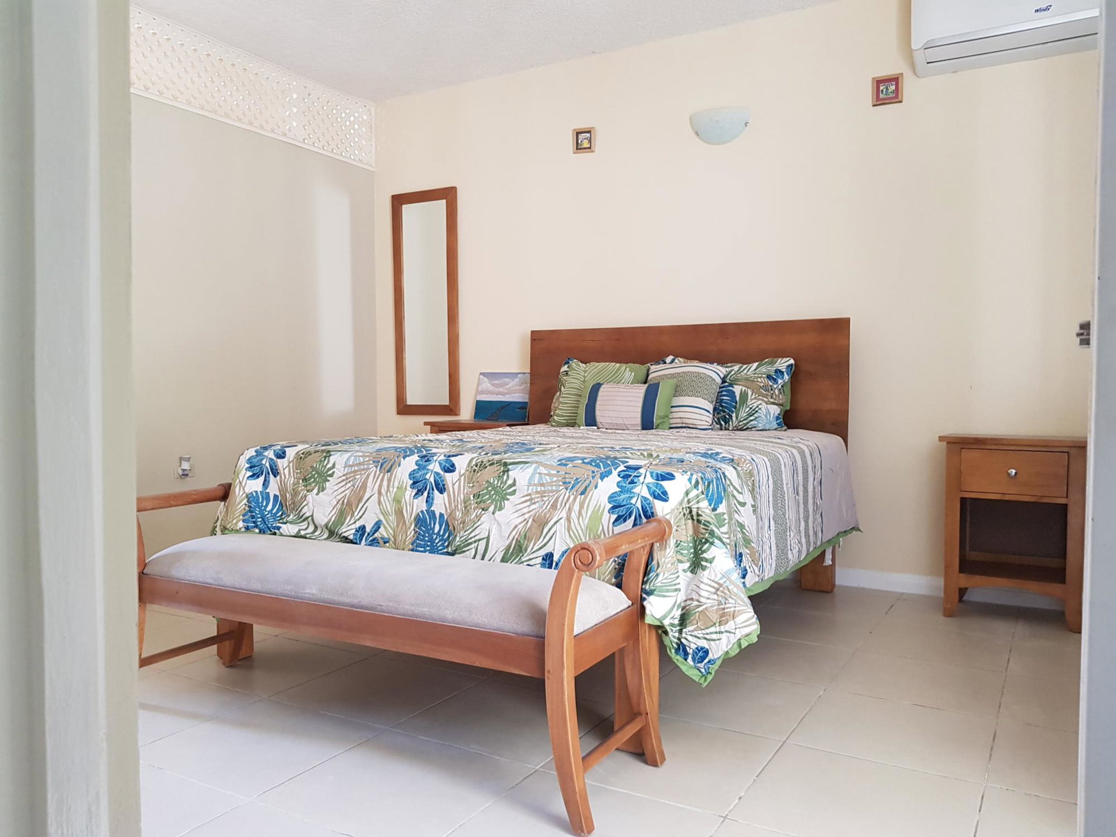 Furnished-1-Bedroom-Apartment-for-Rent-on-Dumbarton-Ave-St.-Andrew Second image of 8-25 Dumbarton Avenue in Kingston 10, St. Andrew, Jamaica - property is For Rent