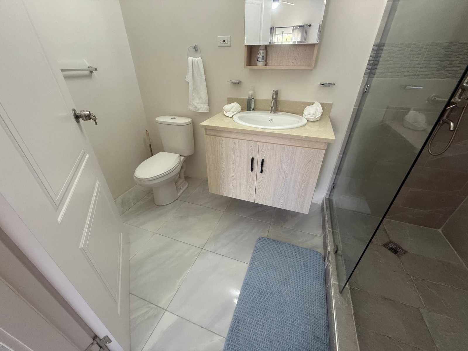 Furnished-2-Bedroom-Home-for-Rent-in-Camelot-Village-Discovery-Bay-St.-Ann Eighth image of Camelot Village in Discovery Bay, St. Ann, Jamaica - property is For Rent