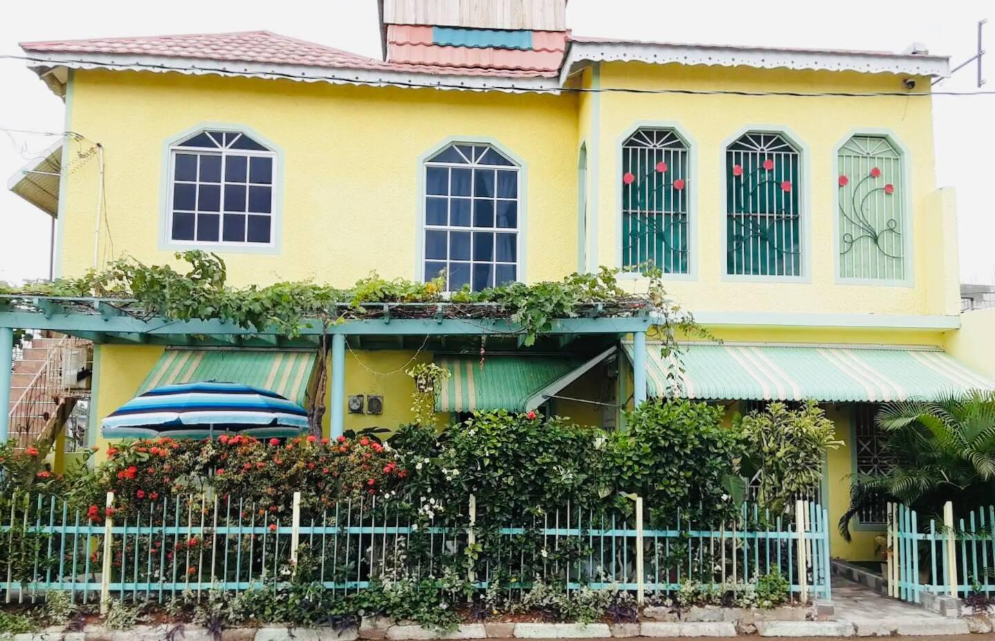 Furnished-2-Bedroom-House-for-Rent-in-Greater-Portmore-St.-Catherine First image of Lot 683 2 East Greater Portmore in Greater Portmore, St. Catherine, Jamaica - property is For Rent