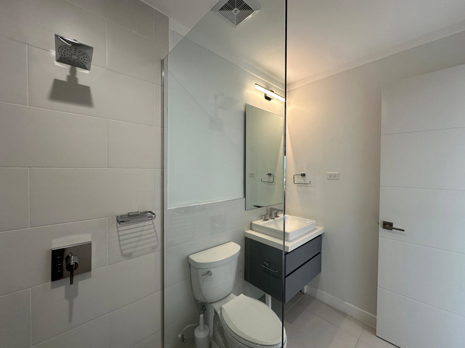 Furnished-Studio-Apartment-for-Sale-at-Via-at-Braemar-Kingston-Modern-High-Rise-Living Sixteenth image of 502-21 Braemar Avenue in Kingston 5, St. Andrew, Jamaica - property is For Sale