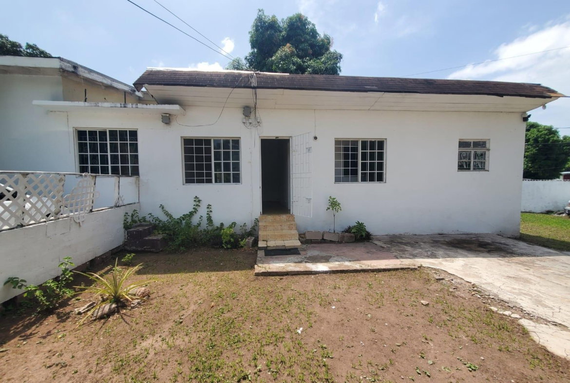 Second image of 4 Darlington Avenue in Kingston 8, St. Andrew, Jamaica - property is For Rent