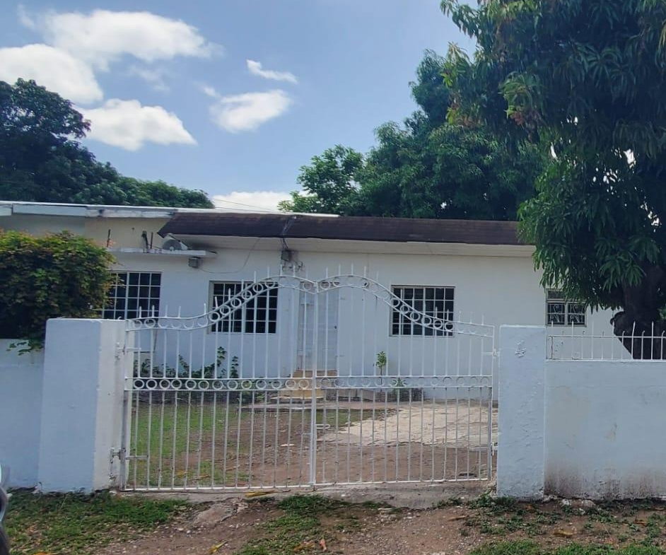 First image of 4 Darlington Avenue in Kingston 8, St. Andrew, Jamaica - property is For Rent