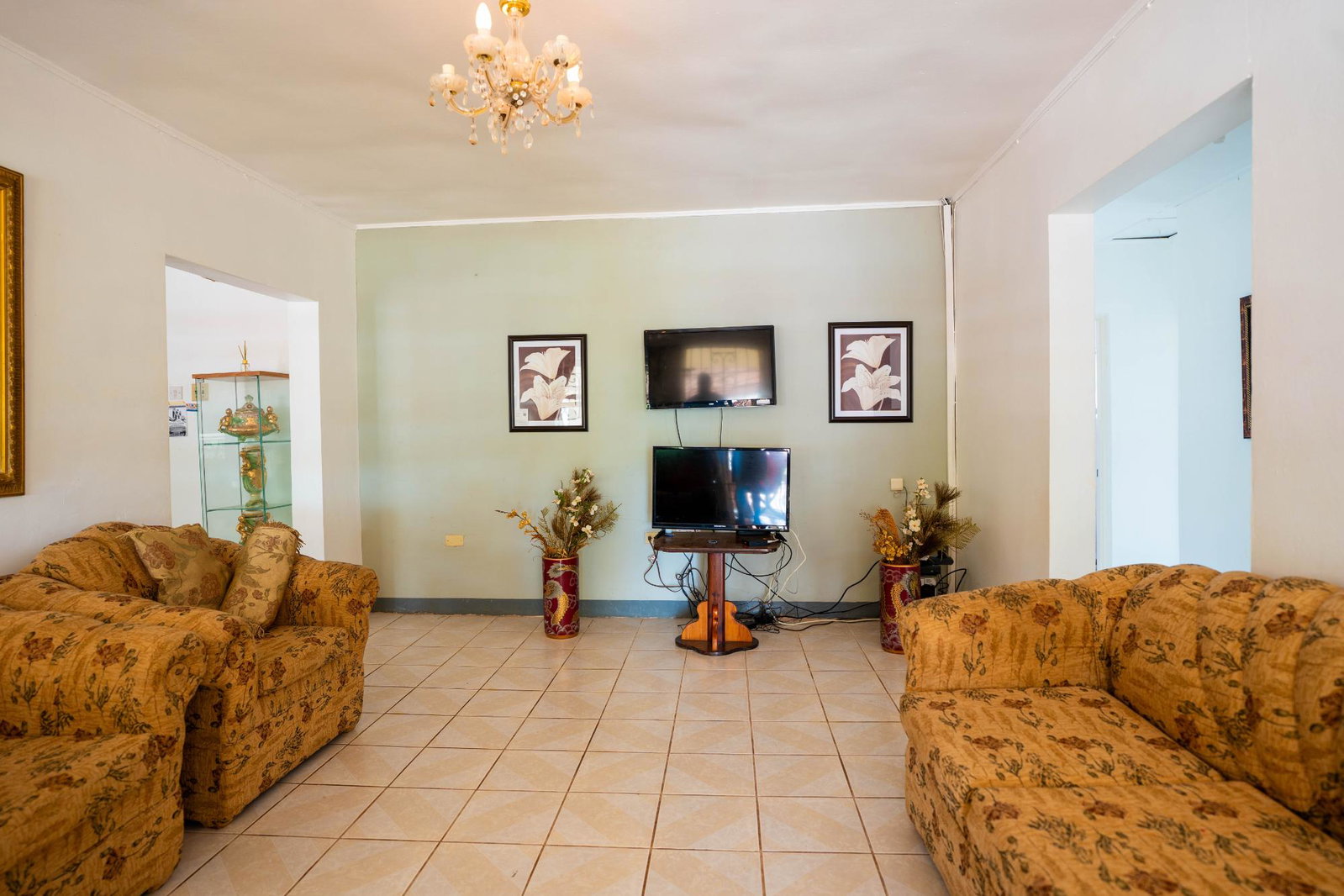 Seventh image of 1 Hillside Close in Mandeville, Manchester, Jamaica - property is For Sale