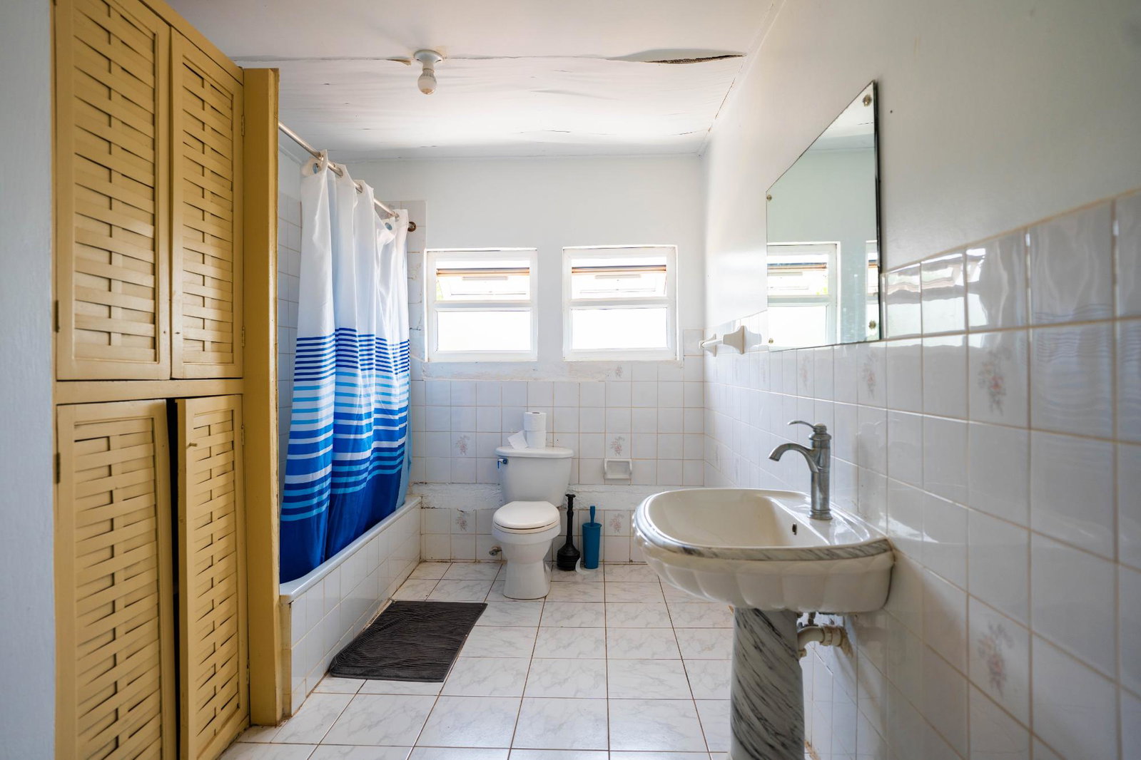Eighth image of 1 Hillside Close in Mandeville, Manchester, Jamaica - property is For Sale