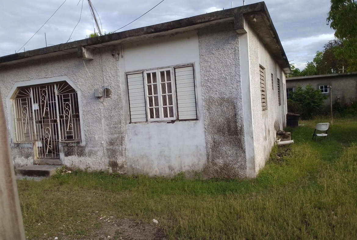 Fourth image of 35 Edgeware in KINGSTON, Kingston, Jamaica - property is For Sale