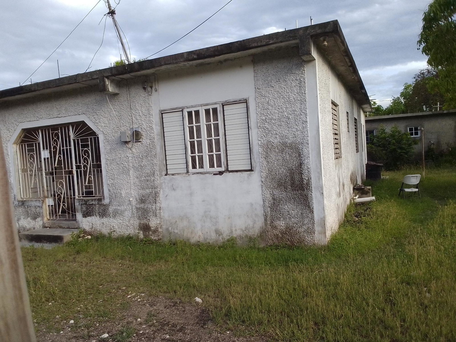 House-for-Sale-at-35-Edgeware-Kingston-Jamaica-–-Mountain-View-Expansion-Potential Fourth image of 35 Edgeware in KINGSTON, Kingston, Jamaica - property is For Sale
