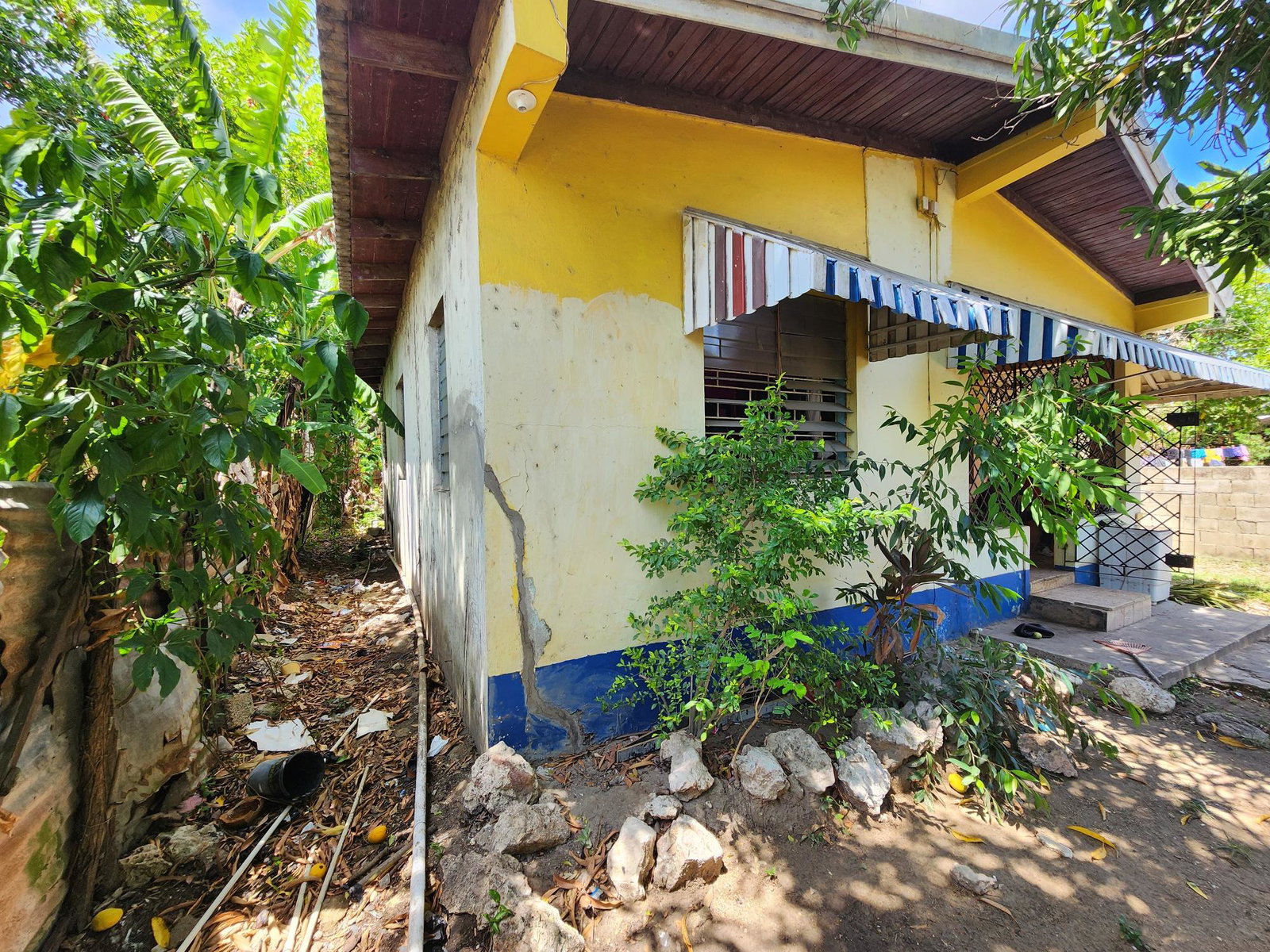 House-for-Sale-on-St.-Johns-Main-Road-St.-Catherine-Jamaica-36000-sq-ft-Lot Thirteenth image of 94 St. Johns Road in Spanish Town, St. Catherine, Jamaica - property is For Sale