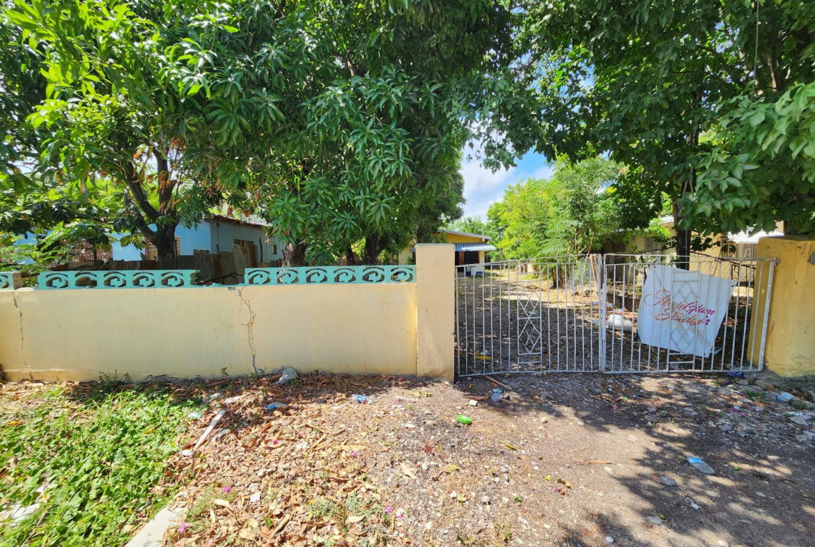 Fourteenth image of 94 St. Johns Road in Spanish Town, St. Catherine, Jamaica - property is For Sale