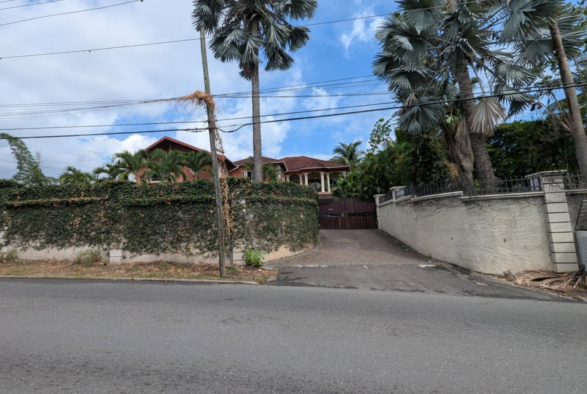 Eleventh image of 11 Widcombe Rd. Kgn. 6 in Kingston 6, St. Andrew, Jamaica - property is For Sale
