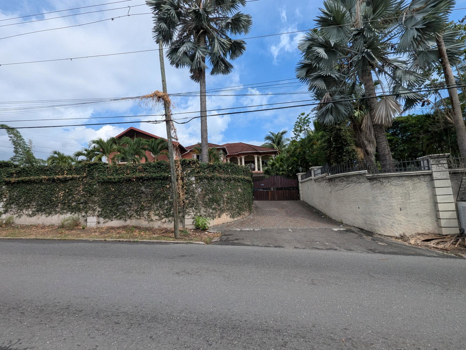 Eleventh image of 11 Widcombe Rd. Kgn. 6 in Kingston 6, St. Andrew, Jamaica - property is For Sale