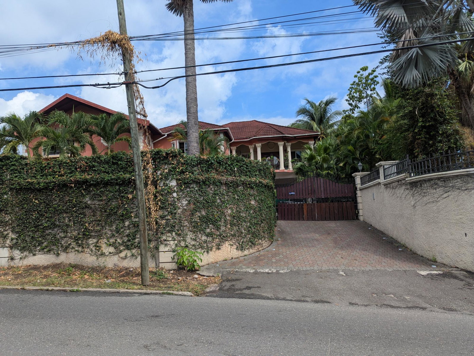 Tenth image of 11 Widcombe Rd. Kgn. 6 in Kingston 6, St. Andrew, Jamaica - property is For Sale