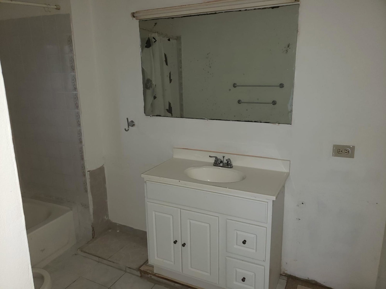 Thirteenth image of 686-10 Northern Estates in Montego Bay, St. James, Jamaica - property is For Sale