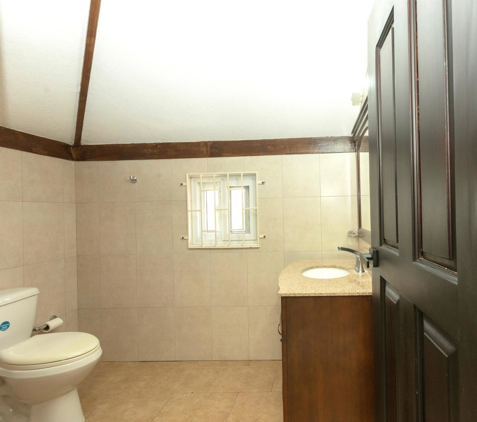 Luxurious-3-Bed-Penthouse-for-Sale-at-1-Kings-Drive-St.-Andrew-Jamaica Twentieth image of 1 Kings Drive in Kingston 6, St. Andrew, Jamaica - property is For Sale