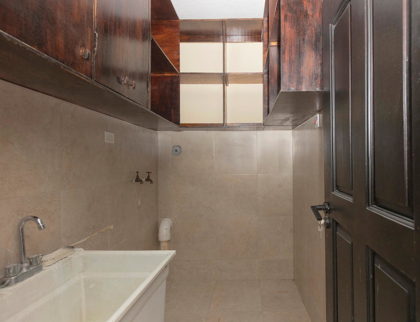 Luxurious-3-Bed-Penthouse-for-Sale-at-1-Kings-Drive-St.-Andrew-Jamaica Ninth image of 1 Kings Drive in Kingston 6, St. Andrew, Jamaica - property is For Sale