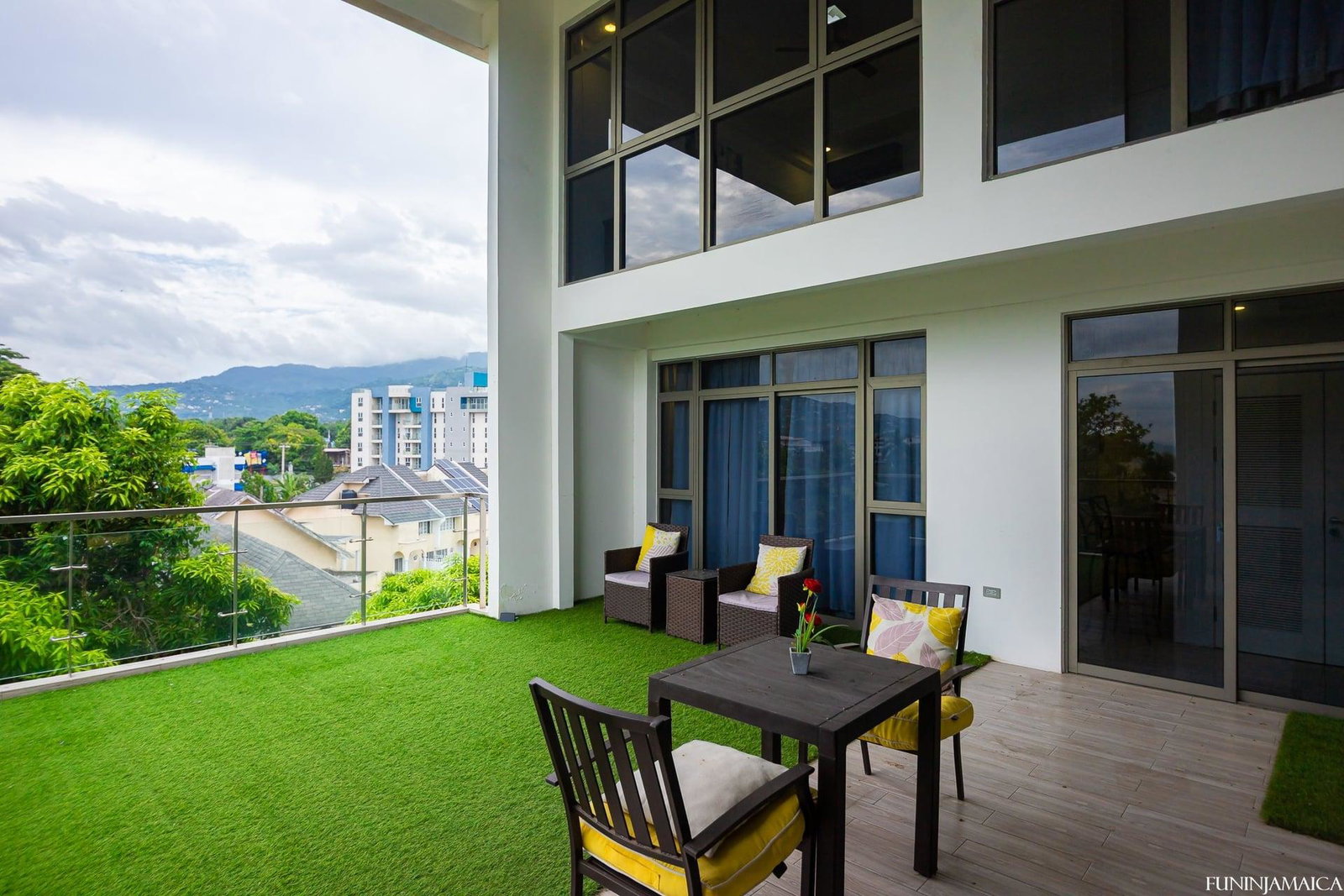 Luxurious-3-Bedroom-Penthouse-for-Rent-in-Kingston-8-St.-Andrew-Jamaica Thirteenth image of 406-41 Upper Waterloo Road in Kingston 8, St. Andrew, Jamaica - property is For Rent