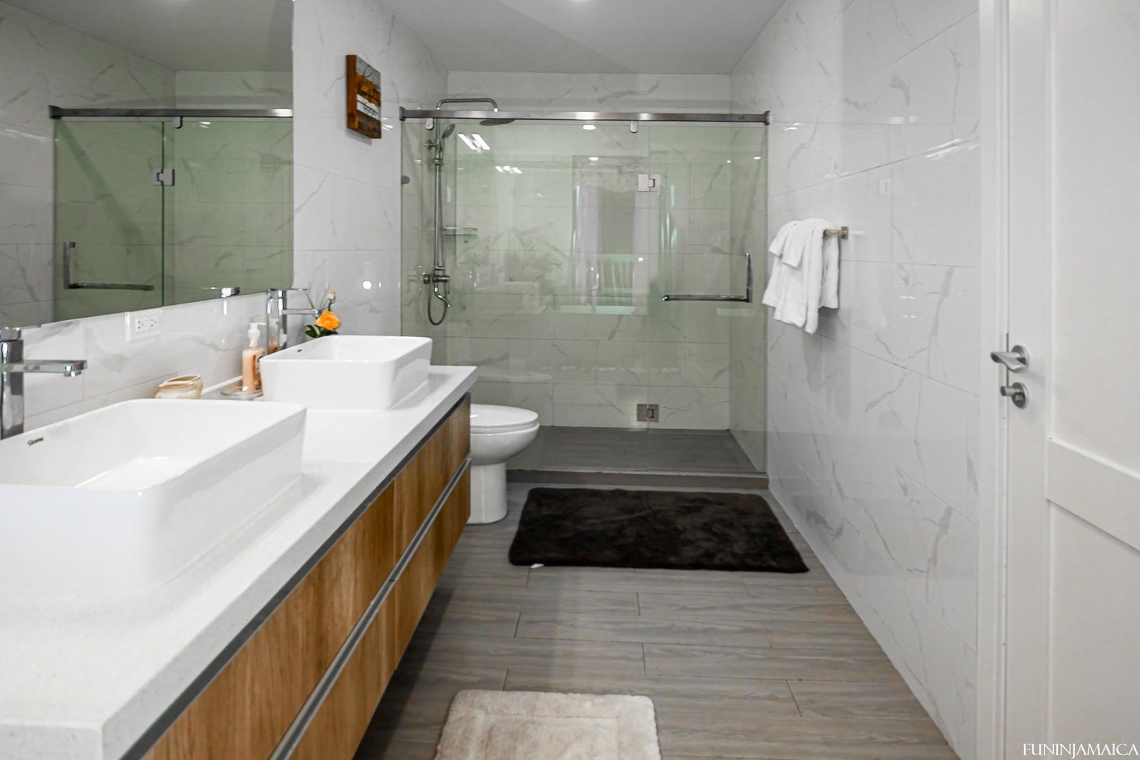 Luxurious-3-Bedroom-Penthouse-for-Rent-in-Kingston-8-St.-Andrew-Jamaica Twenty-First image of 406-41 Upper Waterloo Road in Kingston 8, St. Andrew, Jamaica - property is For Rent