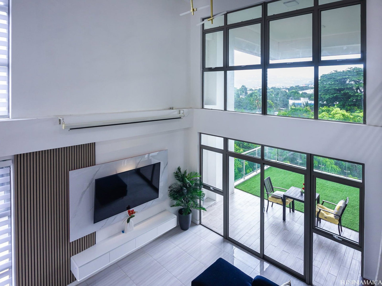 Luxurious-3-Bedroom-Penthouse-for-Rent-in-Kingston-8-St.-Andrew-Jamaica Twenty-Ninth image of 406-41 Upper Waterloo Road in Kingston 8, St. Andrew, Jamaica - property is For Rent