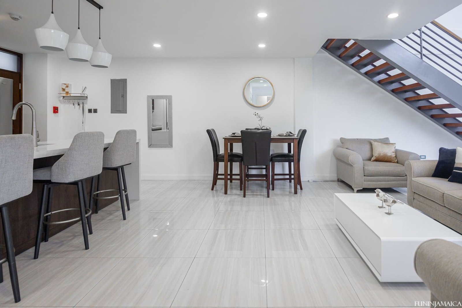 Luxurious-3-Bedroom-Penthouse-for-Rent-in-Kingston-8-St.-Andrew-Jamaica Ninth image of 406-41 Upper Waterloo Road in Kingston 8, St. Andrew, Jamaica - property is For Rent