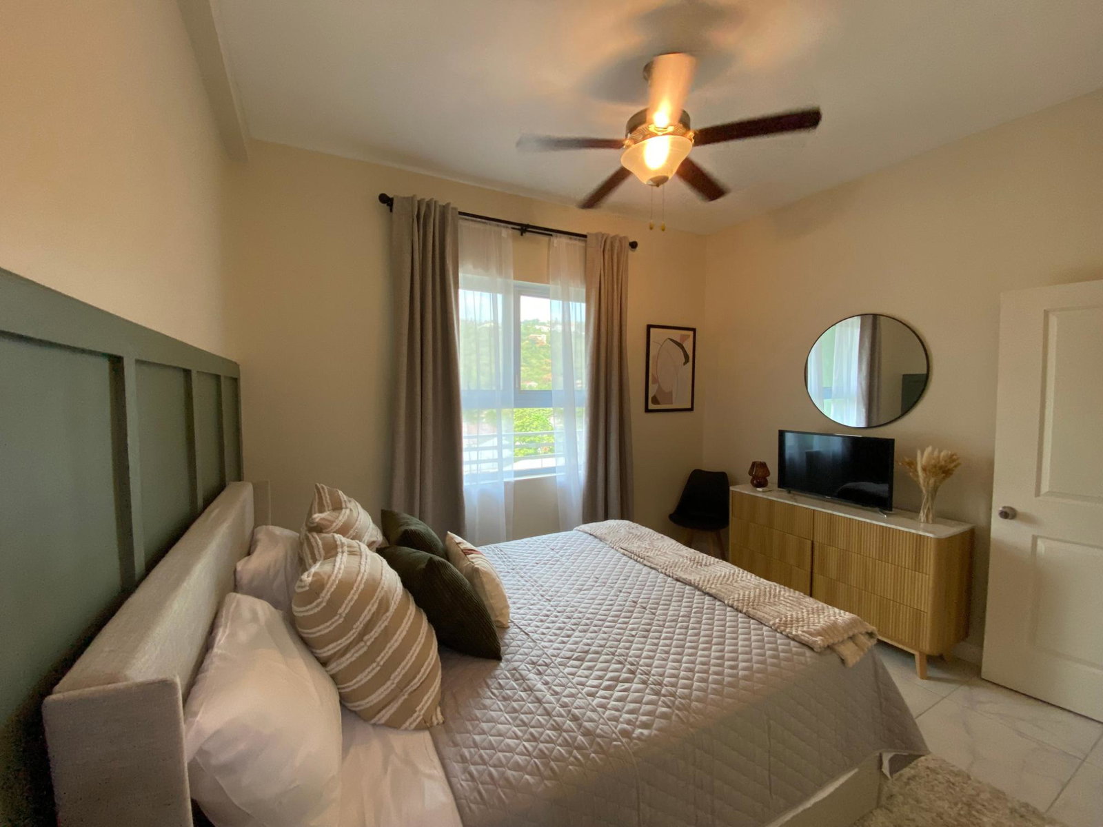 Sixteenth image of 411-15-17 Crieffe Road in Kingston 6, St. Andrew, Jamaica - property is For Rent