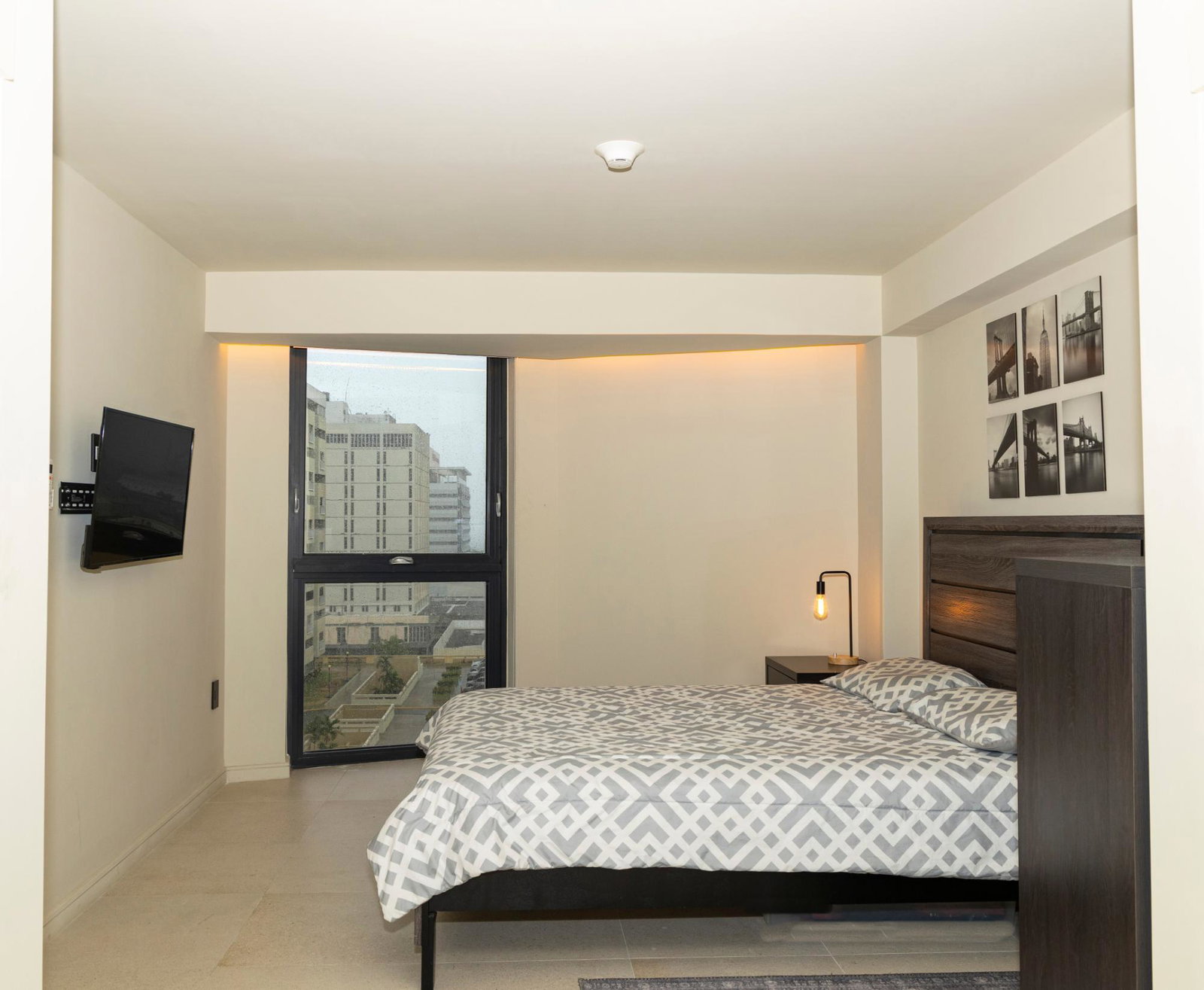 Seventeenth image of 1005-2-4 King Street in Kingston 2, Kingston, Jamaica - property is For Rent