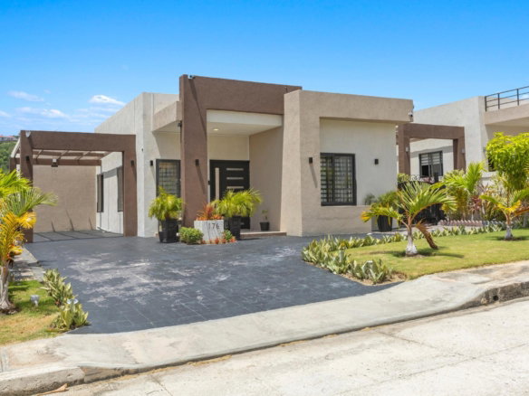 First image of 176- Pyramid Point in Pyramid Heights, St. Ann, Jamaica - property is For Sale