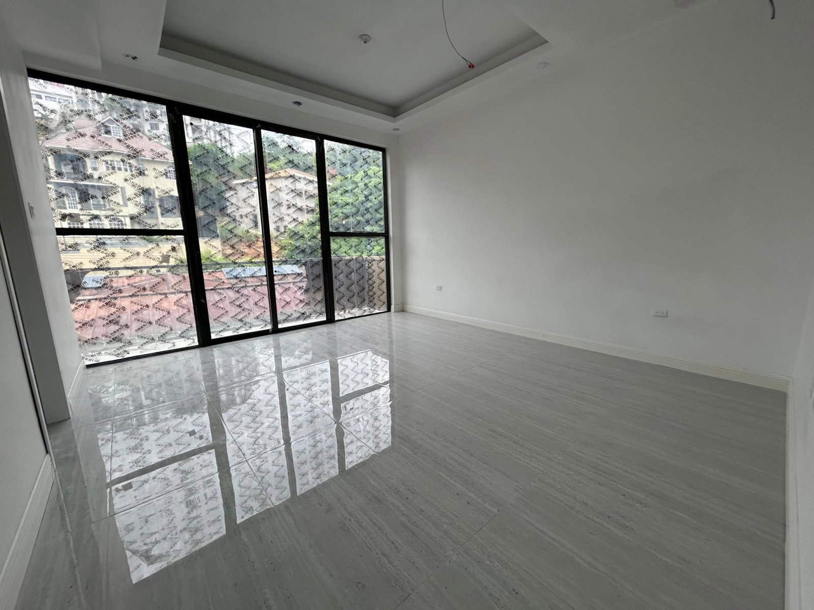Eleventh image of Th-a3-2 Lipscombe Ave in Kingston 9, St. Andrew, Jamaica - property is For Sale