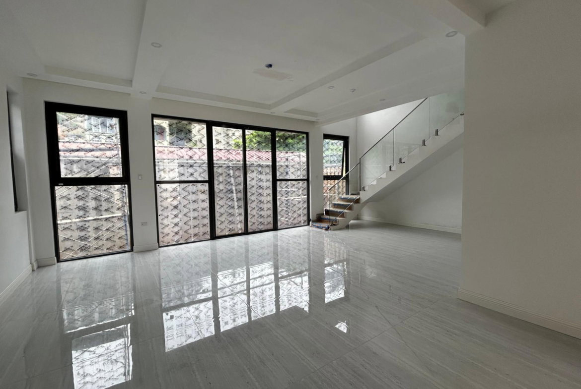 Fifth image of Th-a3-2 Lipscombe Ave in Kingston 9, St. Andrew, Jamaica - property is For Sale