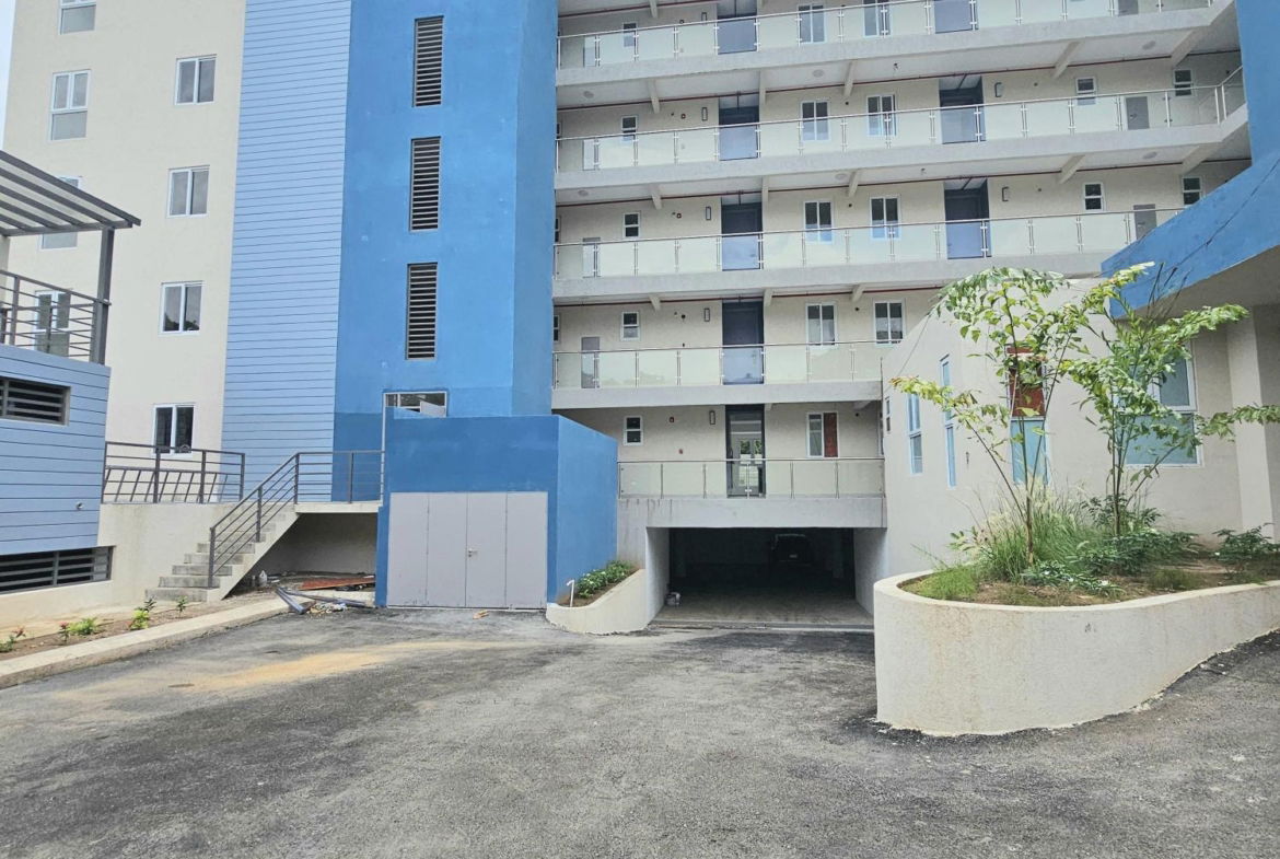 Ninth image of 401-44 Upper Waterloo Road in Kingston 10, St. Andrew, Jamaica - property is For Sale