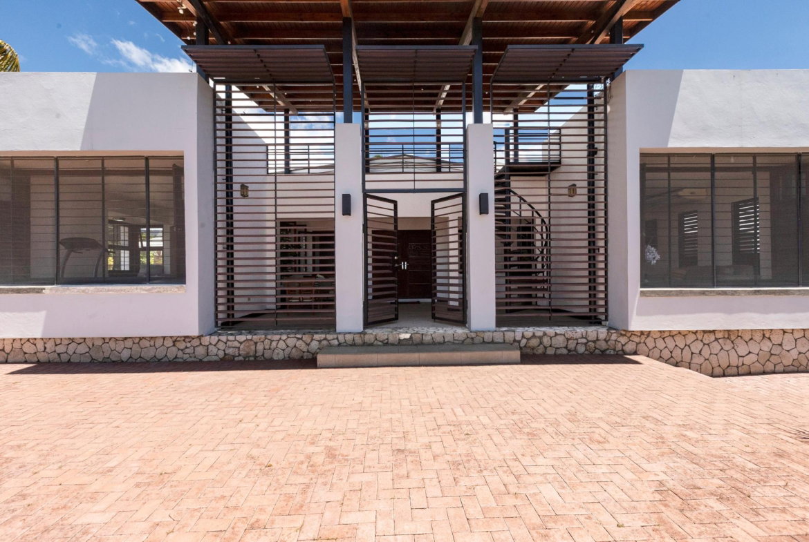 Fifth image of 4 Montclair Drive in Kingston 6, St. Andrew, Jamaica - property is For Sale