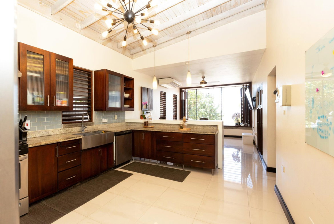 Tenth image of 4 Montclair Drive in Kingston 6, St. Andrew, Jamaica - property is For Sale