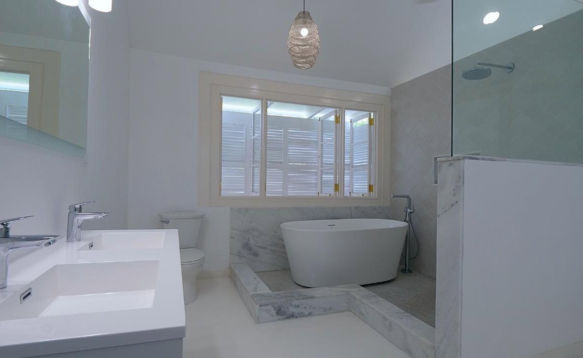 Thirteenth image of 2-11 Russell Heights in Kingston 6, St. Andrew, Jamaica - property is For Rent