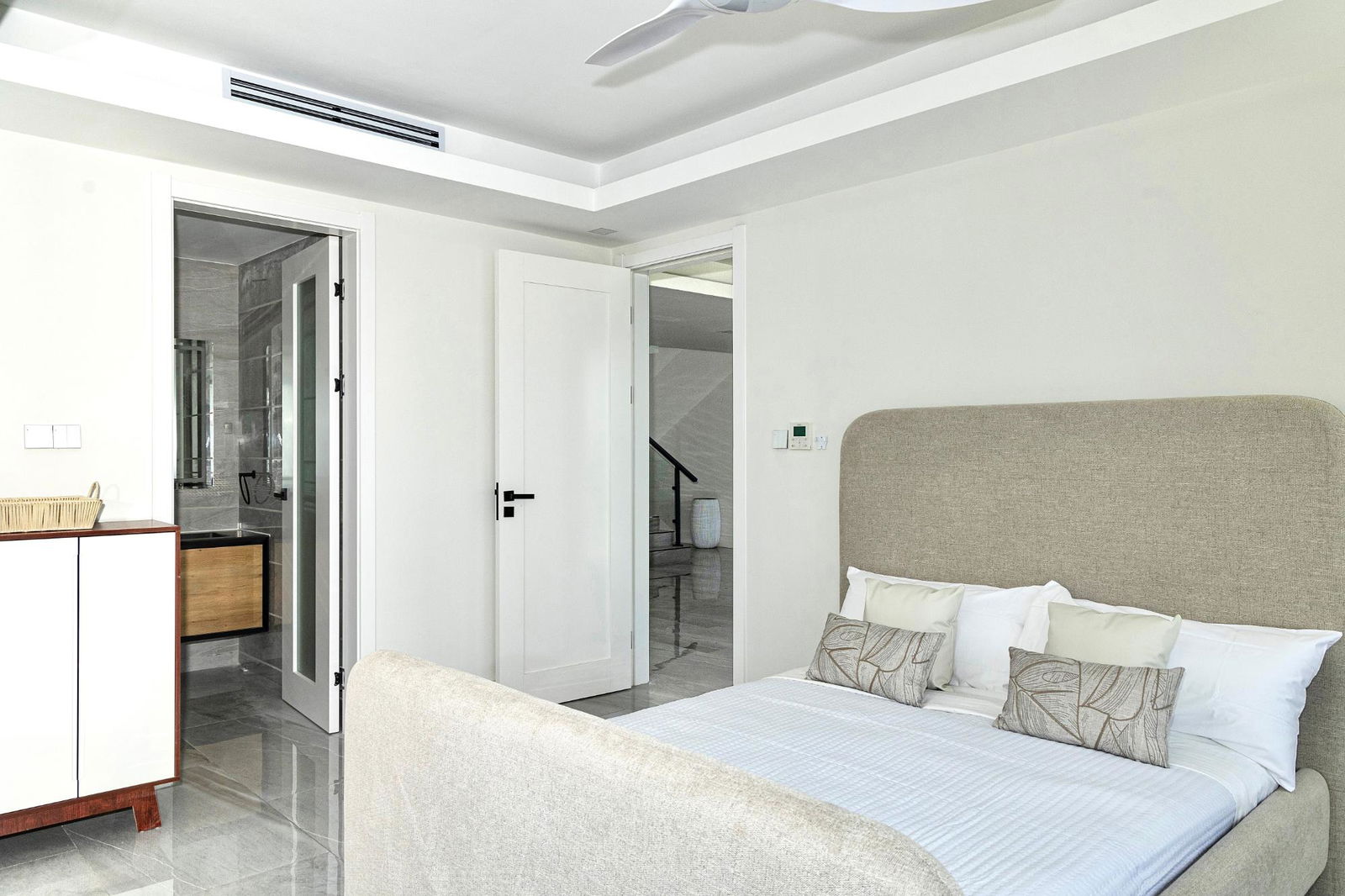 Luxury-Penthouse-Apartment-for-Sale-in-Jacks-Hill-Kingston-Spyglass Seventh image of B-19- Spyglass, Penthouse in Kingston 6, St. Andrew, Jamaica - property is For Sale