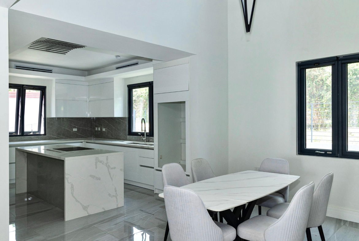 Ninth image of B-19- Spyglass, Penthouse in Kingston 6, St. Andrew, Jamaica - property is For Sale