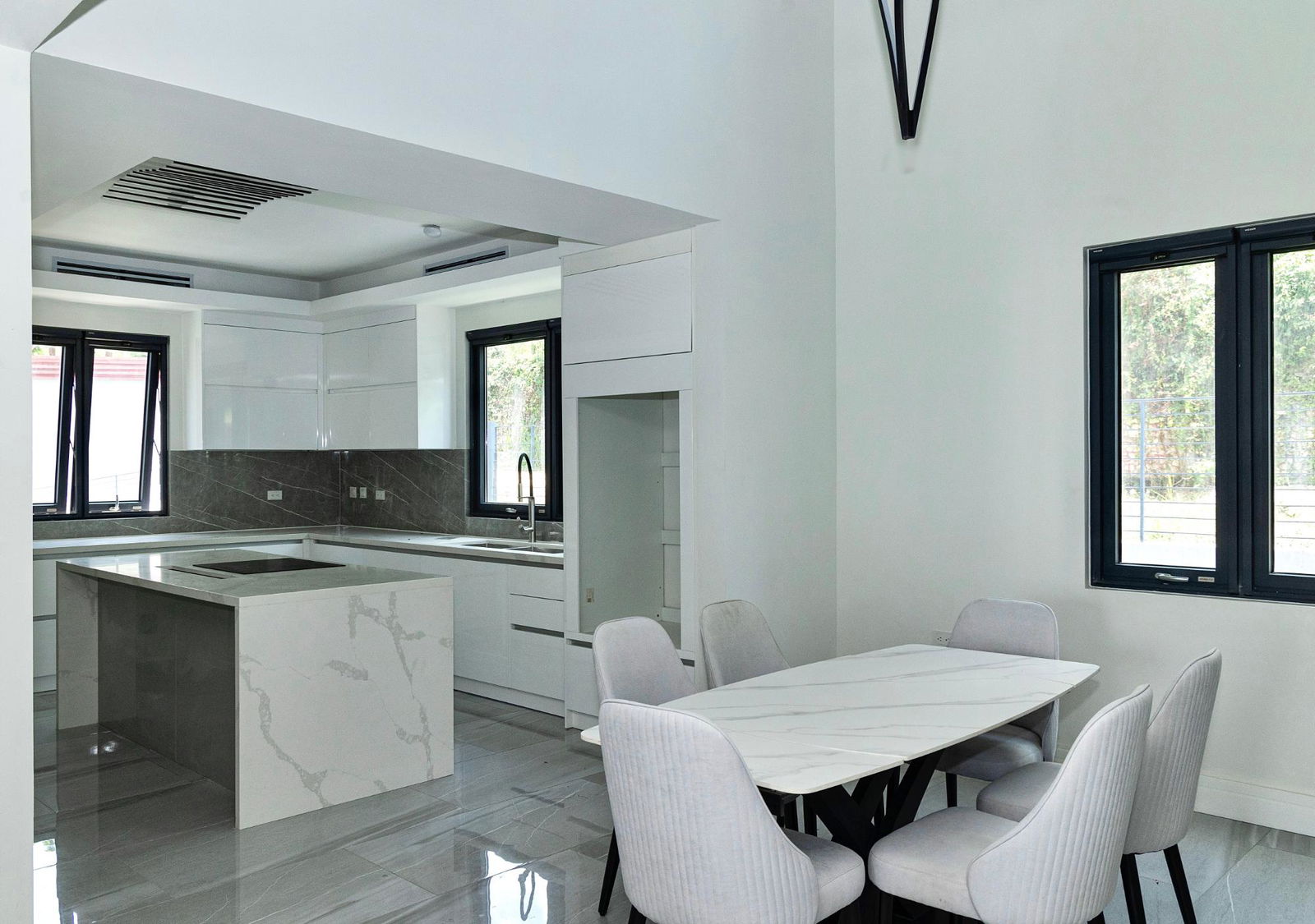 Luxury-Penthouse-Apartment-for-Sale-in-Jacks-Hill-Kingston-Spyglass Ninth image of B-19- Spyglass, Penthouse in Kingston 6, St. Andrew, Jamaica - property is For Sale