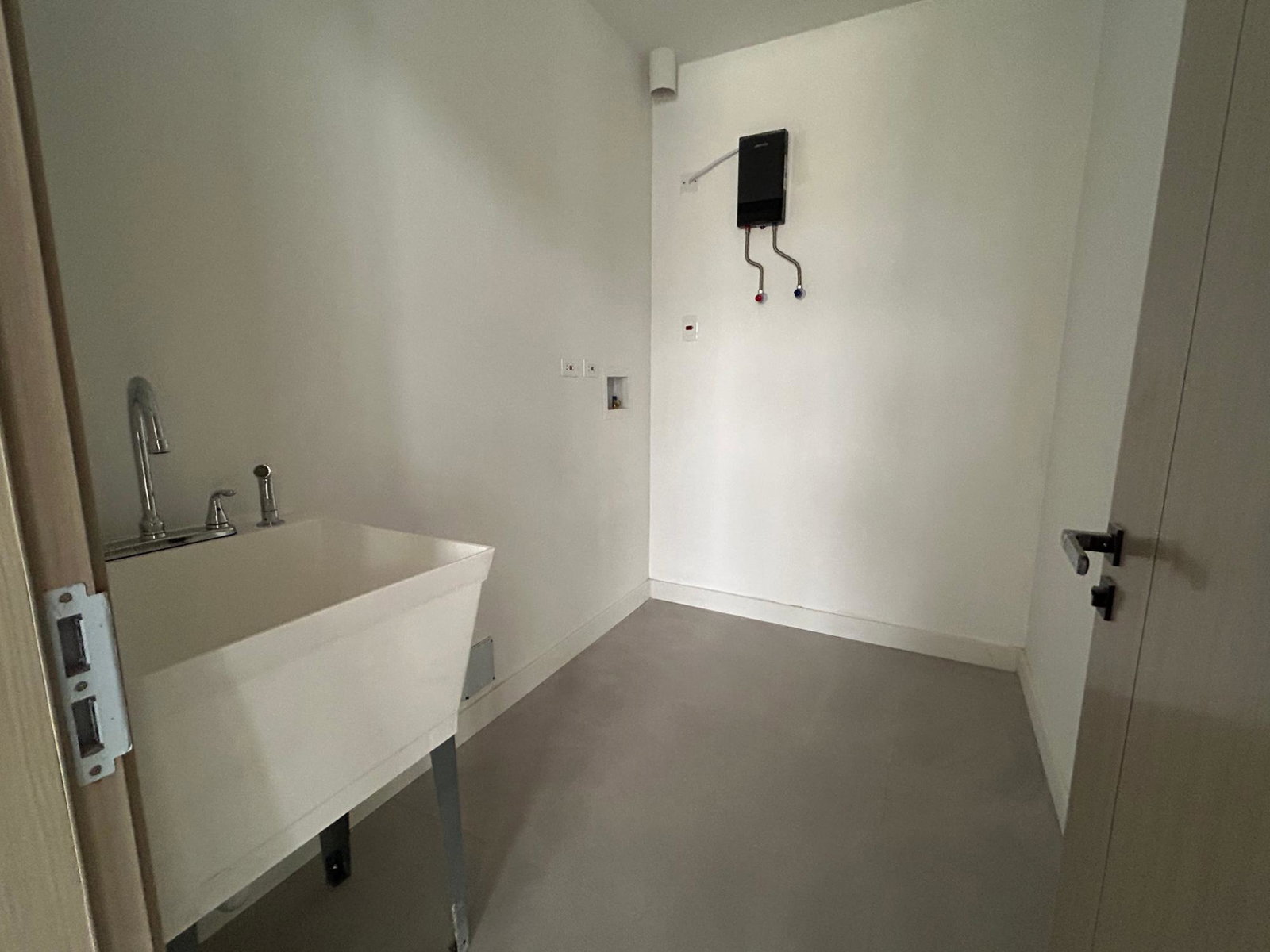 Eighth image of 402-2 Somerton Avenue in Kingston 6, St. Andrew, Jamaica - property is For Sale