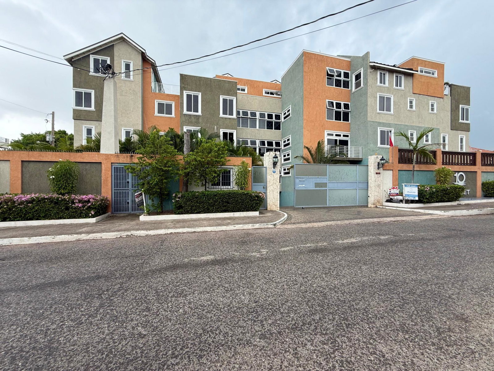 Modern-1-Bedroom-Apartment-for-Rent-in-St.-Andrew-Jamaica-3-10-Sunset-Drive Fourth image of 3-10 Sunset Drive in Kingston 10, St. Andrew, Jamaica - property is For Rent