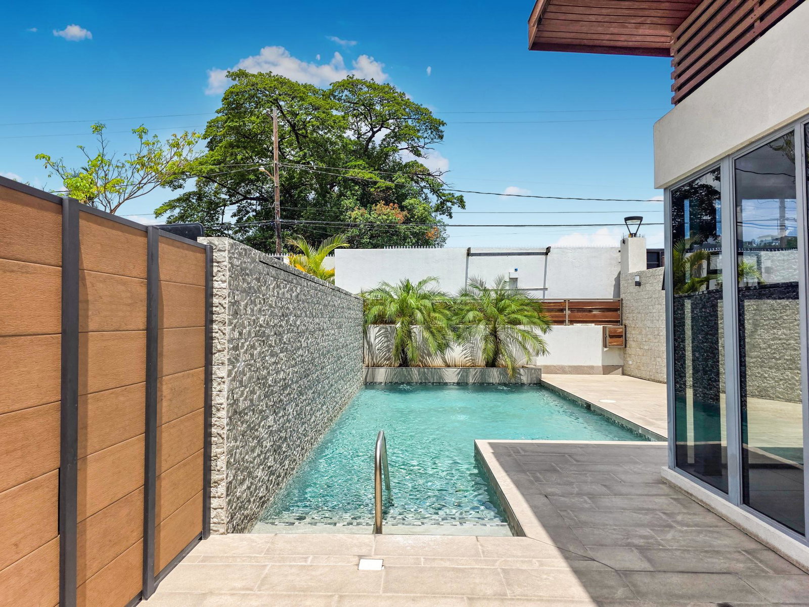 Thirteenth image of 19-27-29 Hopefield Avenue in Kingston 6, St. Andrew, Jamaica - property is For Rent
