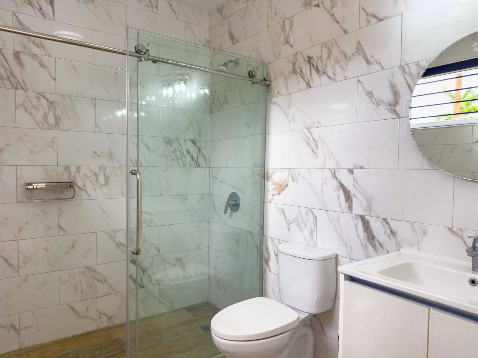 Fourteenth image of Apt 5-11 1/2 Charlemont Avenue in Kingston 6, St. Andrew, Jamaica - property is For Rent