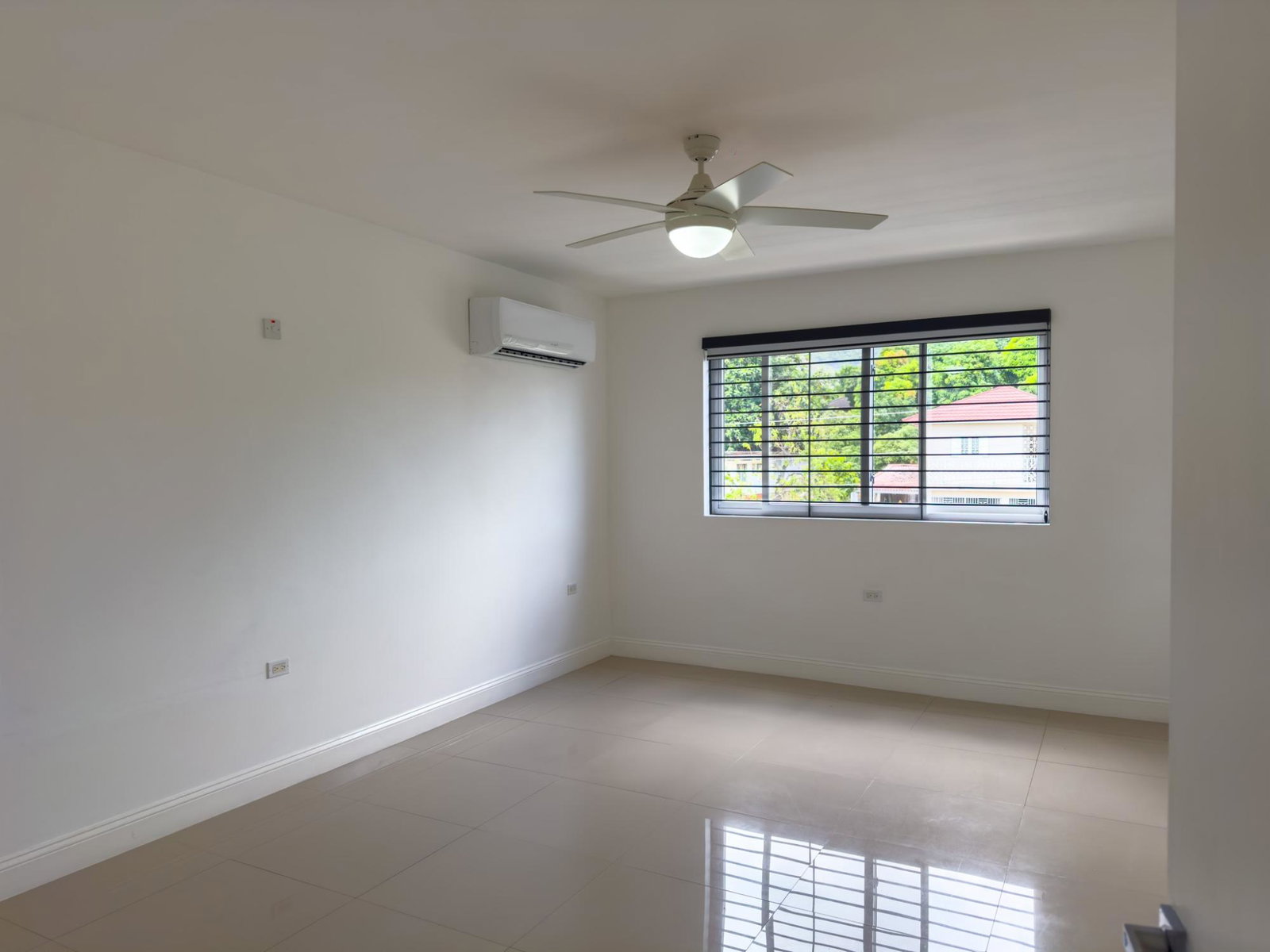Sixteenth image of Apt 5-11 1/2 Charlemont Avenue in Kingston 6, St. Andrew, Jamaica - property is For Rent